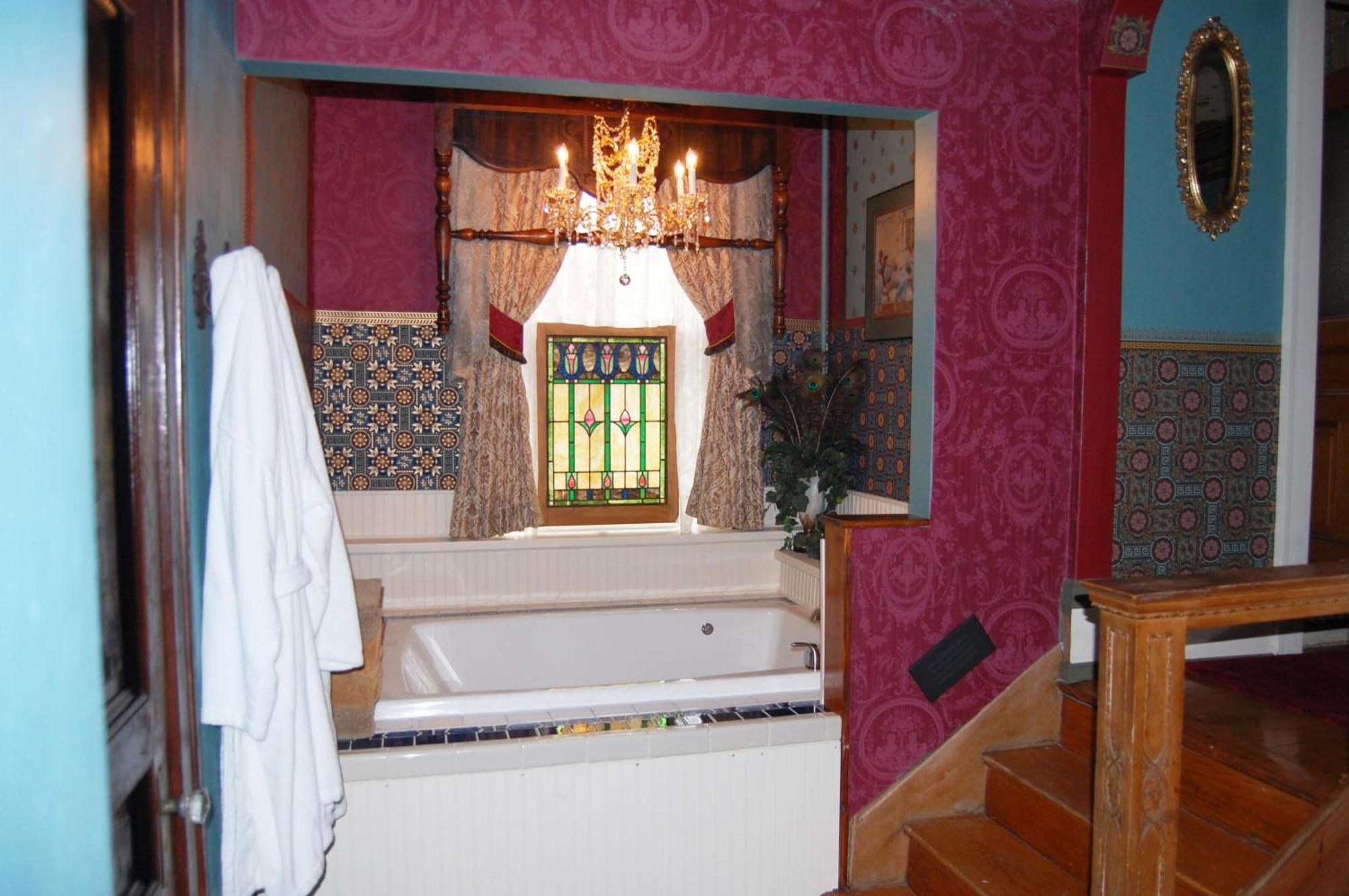 Schuster Mansion Bed & Breakfast Милуоки Экстерьер фото